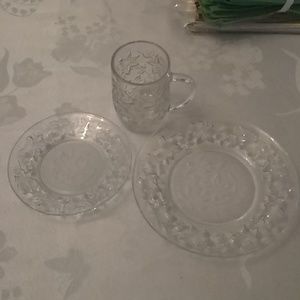 Mug,dessert plate and luncheon plate
